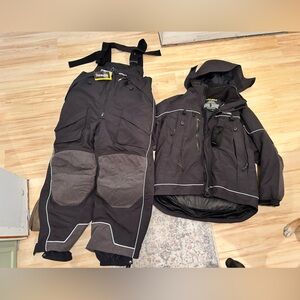 NWT Frabill ice hunting bibs and jacket with 3M Thinsulate